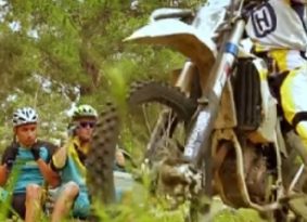 אופניים VS אופנוע – מי ינצח באתגר היער?