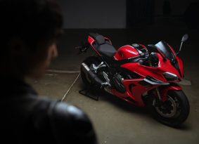 המהפכה של אופנועי הספורט: QJMotor SRK 800 RR