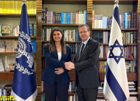 אלונה בן נתן על הבמה הבינלאומית