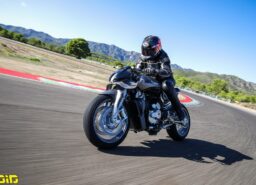 מוטו פרימיירה: Brough Superior RMB-01